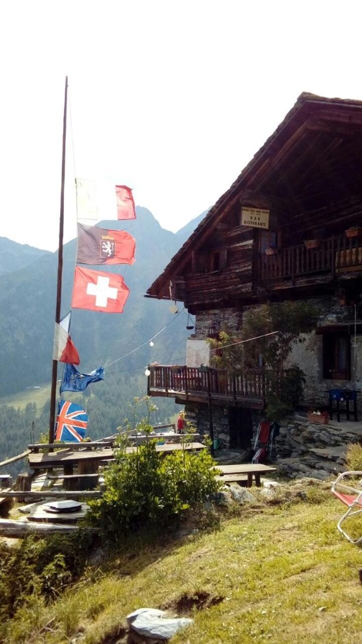 Hotel Rifugio Guide Frachey Saint Jacques Esterno foto